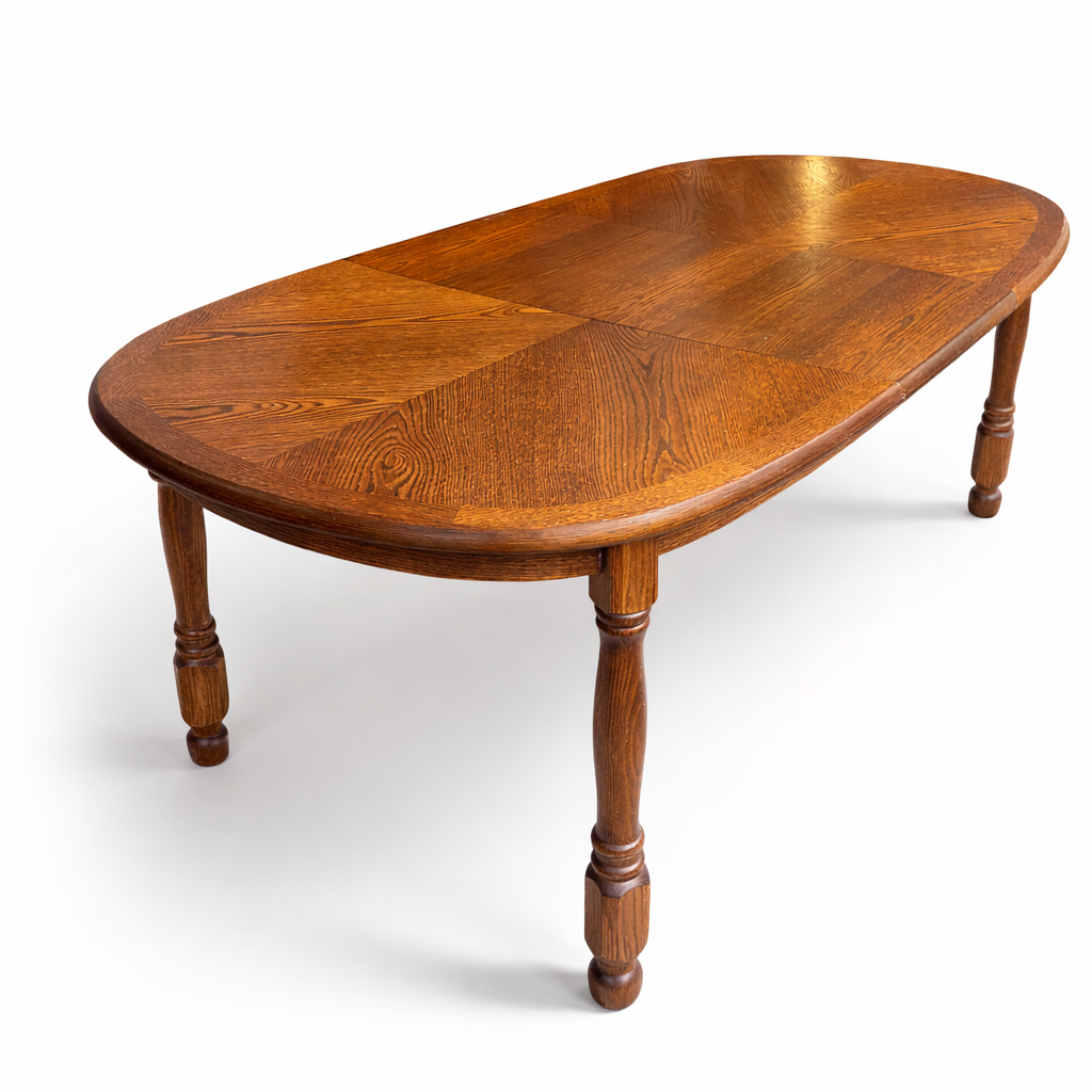 Ovaalne, pikendatav laud